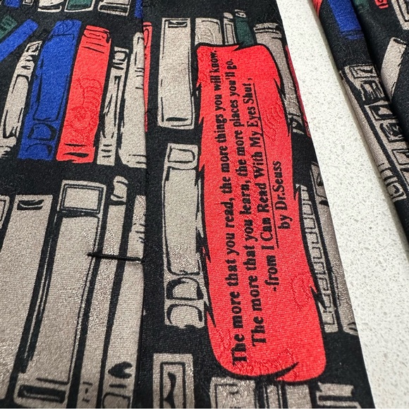 Dr. Seuss 1990’s vintage cat in the hat cartoon tie 100% silk made in Korea - Picture 8 of 9